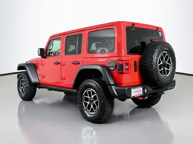 Used 2025 Jeep Wrangler Unlimited Rubicon w/ Convenience Group AWD/4WD image 15