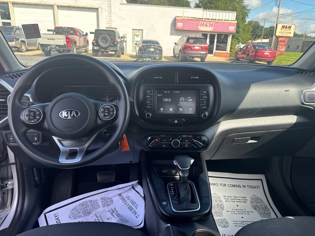 Used 2020 Kia Soul LX FWD image 12