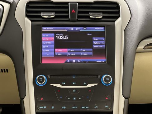 Used 2013 Ford Fusion SE image 16