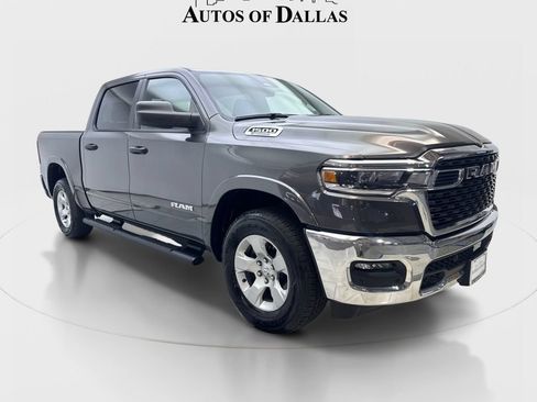 Used 2025 RAM 1500 Big Horn AWD/4WD image 4
