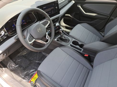 New 2026 Volkswagen Jetta SE image 15