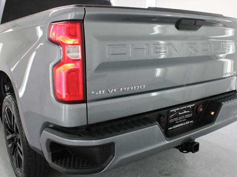 Used 2020 Chevrolet Silverado 1500 Custom w/ Custom Value Package image 24