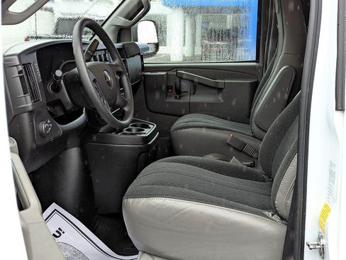 Certified 2025 Chevrolet Express 2500 w/ Driver Convenience Package RWD image 8