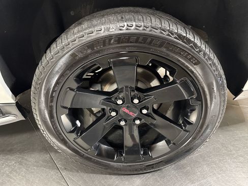 Used 2020 GMC Yukon XL SLT w/ Open Road Package AWD/4WD image 12