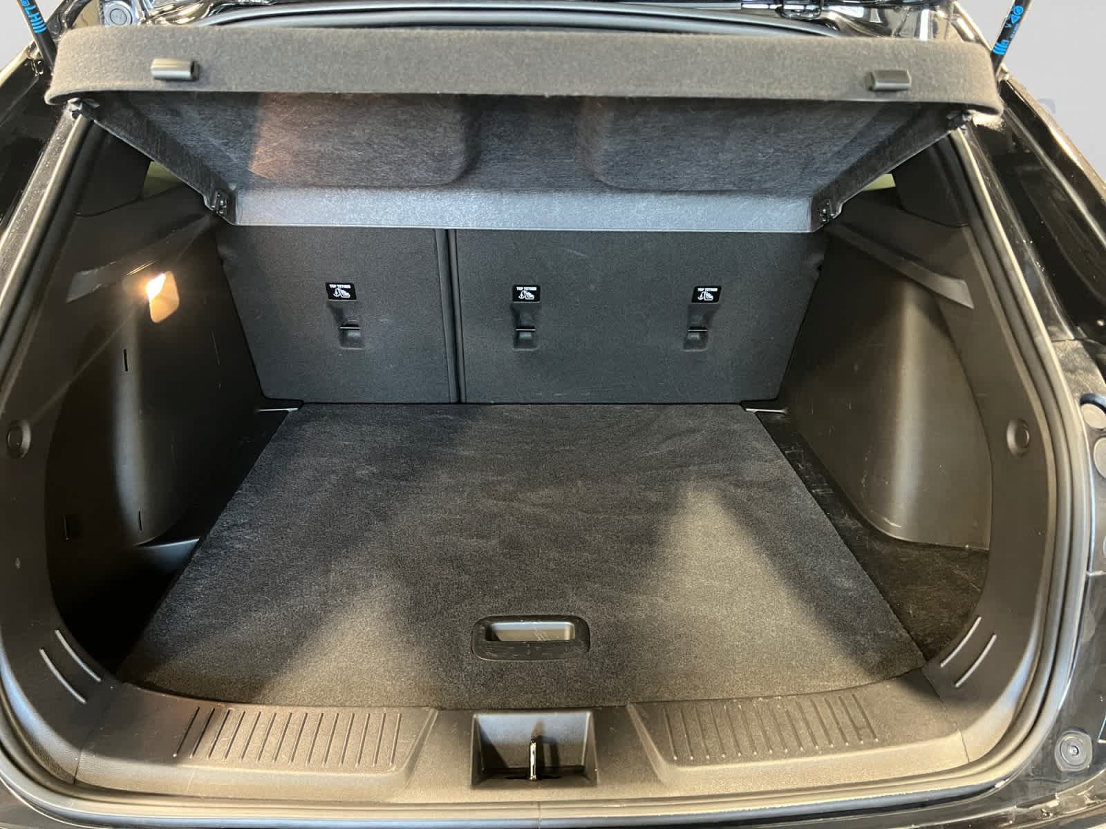 Used 2025 Chevrolet Trax RS w/ Sunroof Package FWD image 7