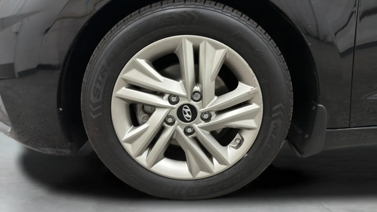 Used 2020 Hyundai Elantra SEL FWD image 28