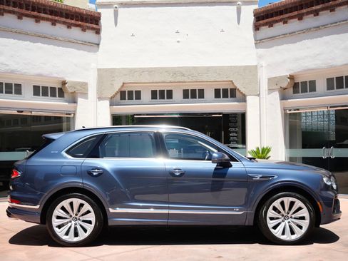 Used 2021 Bentley Bentayga AWD/4WD image 5