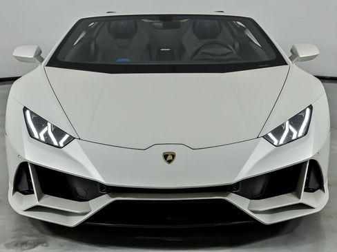 Used 2020 Lamborghini Huracan EVO image 5