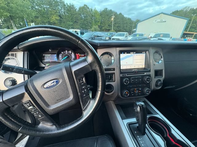 Used 2017 Ford Expedition EL XLT w/ Equipment Group 202A RWD image 21