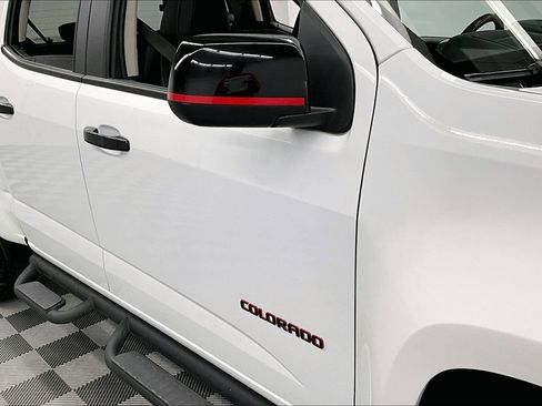 Used 2022 Chevrolet Colorado LT w/ Redline Special Edition AWD/4WD image 11