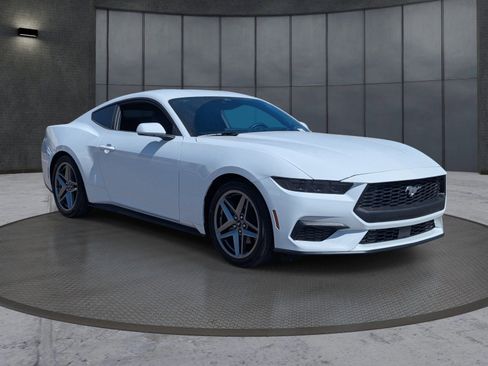 Used 2025 Ford Mustang Coupe image 8