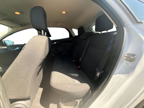 Used 2015 Ford Focus SE w/ SE Sport Package FWD image 12