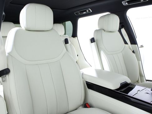 New 2026 Land Rover Range Rover SE image 14