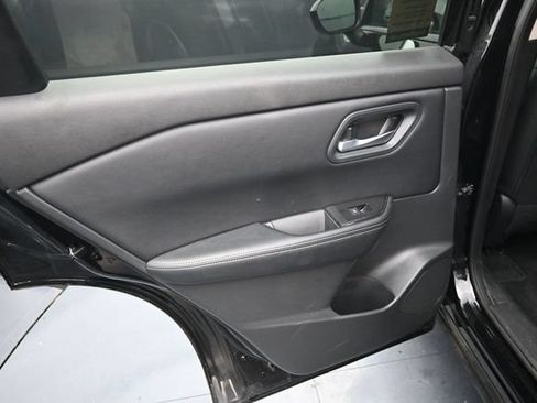 Used 2025 Nissan Rogue SV AWD/4WD image 20