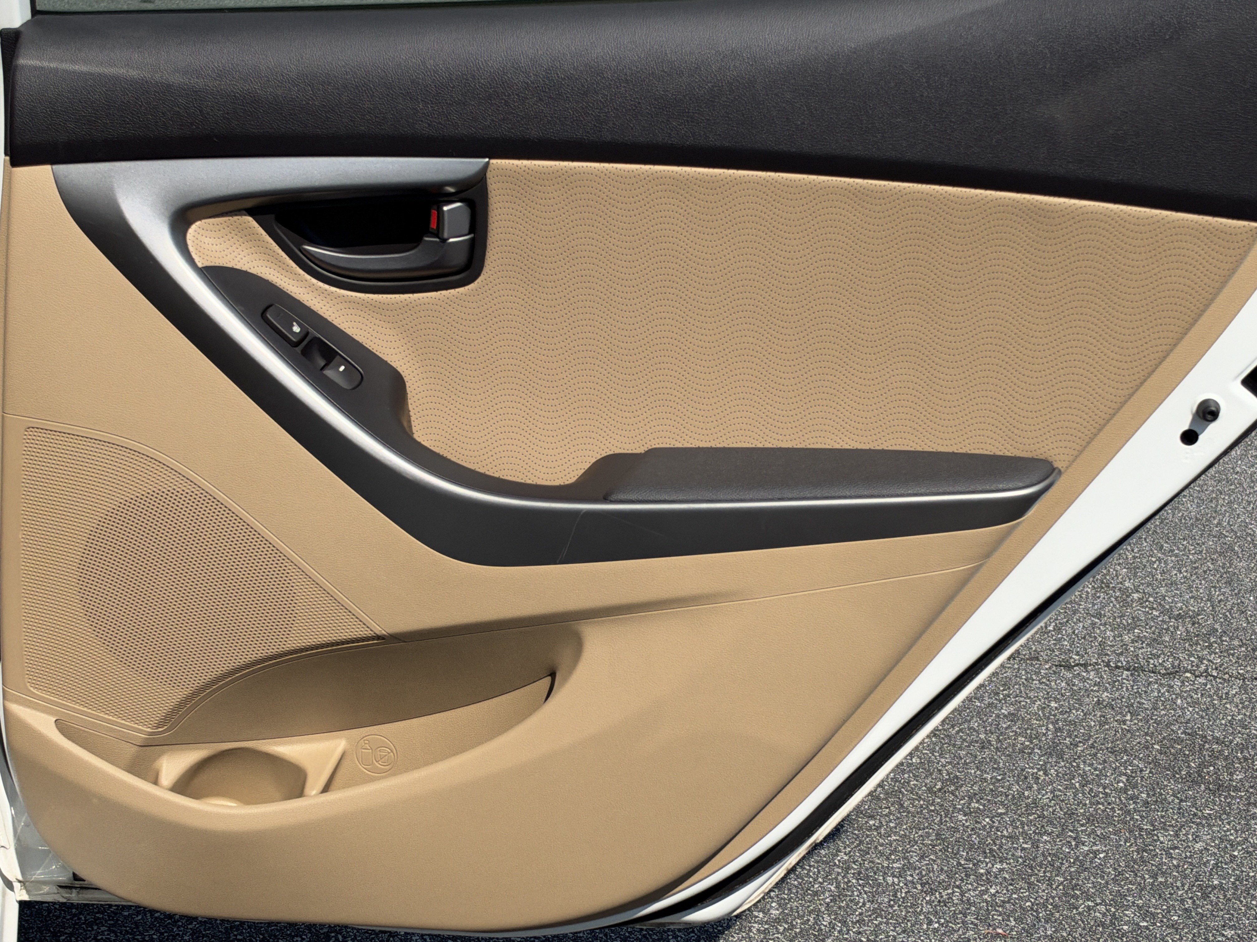 Used 2012 Hyundai Elantra Limited FWD image 19