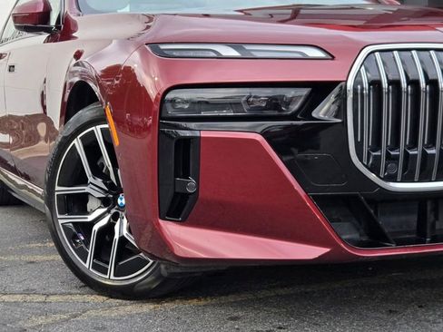 Used 2023 BMW i7 xDrive60 image 12