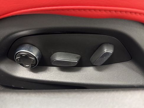 Used 2024 Chevrolet Corvette Stingray Preferred Conv w/ Stealth Interior Trim Package image 18