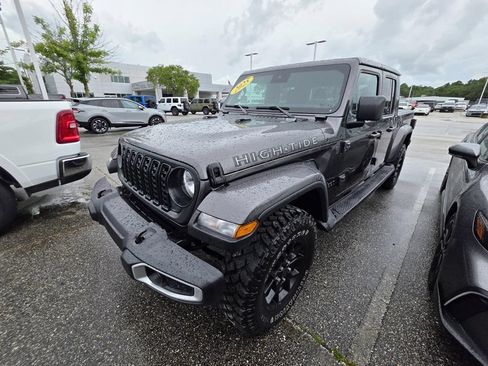 Used 2025 Jeep Gladiator Sport AWD/4WD image 4