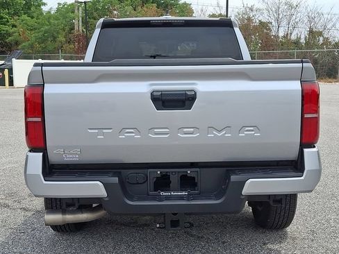Used 2024 Toyota Tacoma SR5 AWD/4WD image 8