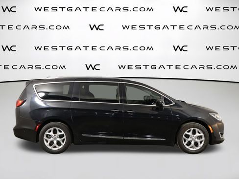 Used 2018 Chrysler Pacifica Touring-L Plus w/ Tire & Wheel Group FWD image 46