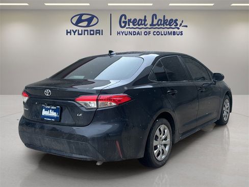 Used 2022 Toyota Corolla LE image 5