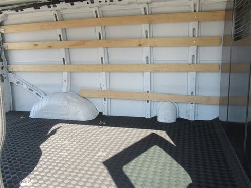 Used 2022 GMC Savana 2500 w/ Driver Convenience Package image 13