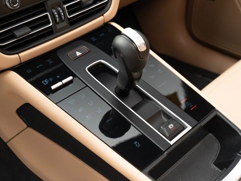 Used 2022 Porsche Macan image 29