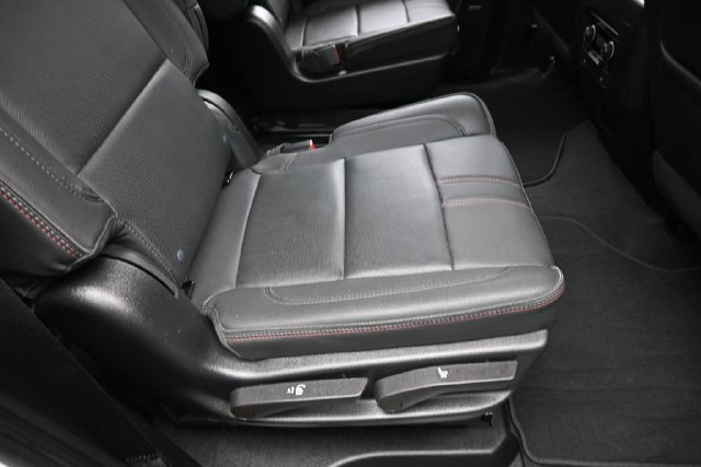 Used 2022 Chevrolet Tahoe RST w/ Luxury Package AWD/4WD image 30