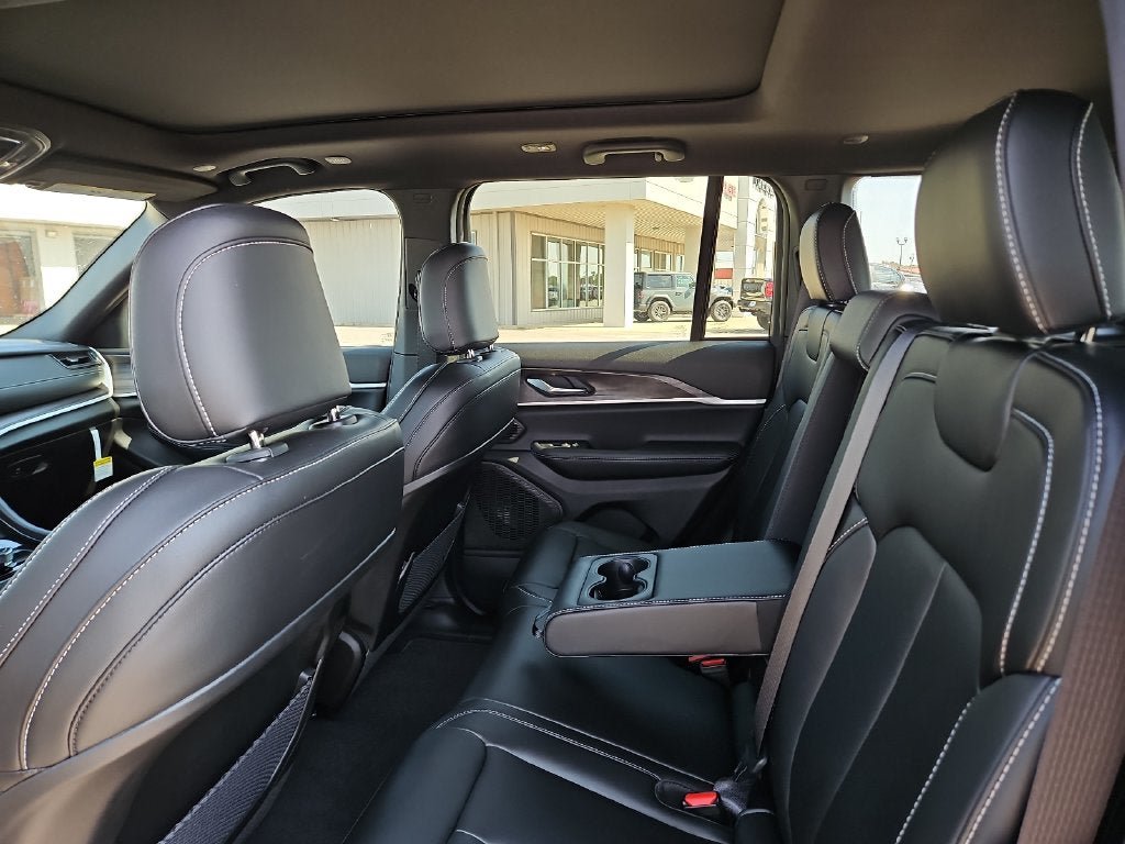 New 2026 Jeep Grand Cherokee Limited w/ Limited Altitude Package RWD image 16