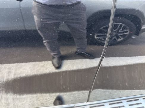 Used 2021 Mercedes-Benz GLS 450 4MATIC image 12