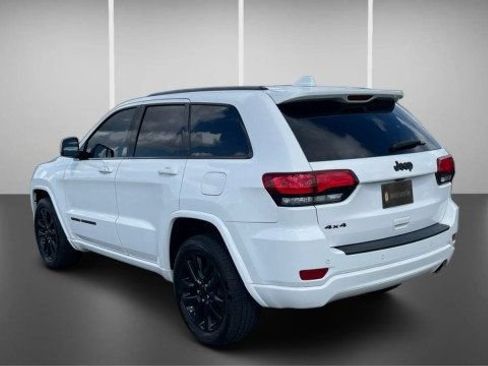 Used 2019 Jeep Grand Cherokee Altitude AWD/4WD image 11