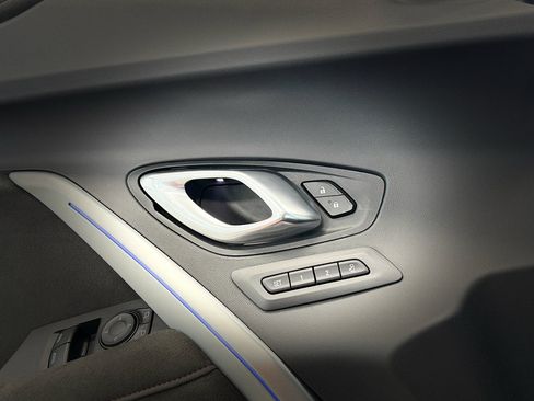 Used 2018 Chevrolet Camaro ZL1 RWD image 15