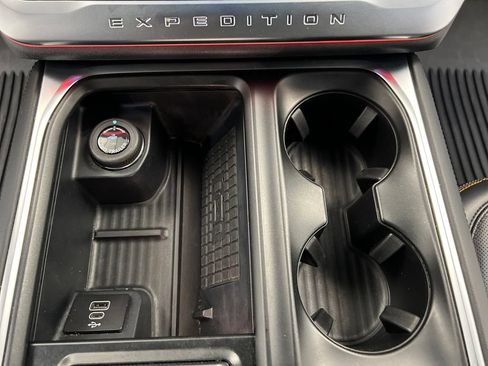 Used 2025 Ford Expedition Tremor AWD/4WD image 60