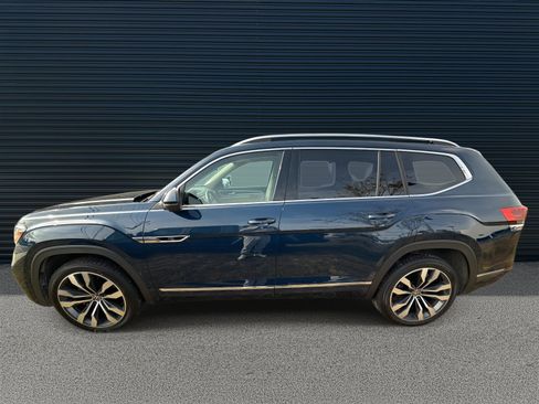 Used 2023 Volkswagen Atlas SEL Premium image 2