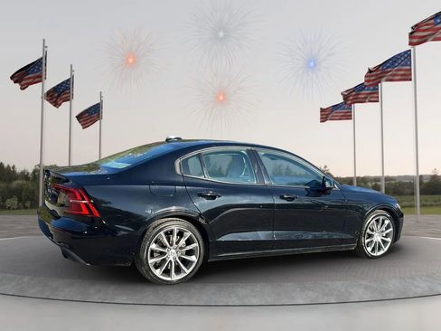 Used 2019 Volvo S60 T5 Momentum w/ Premium Package image 5