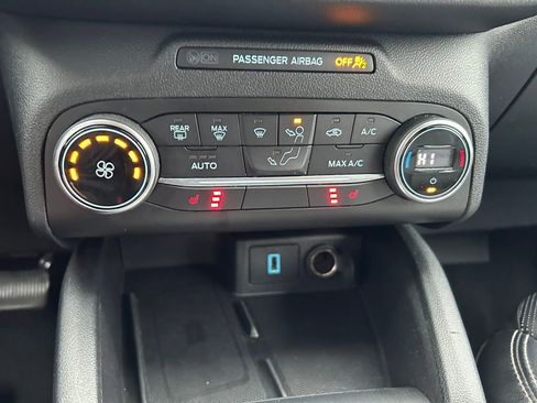 Used 2020 Ford Escape SE Sport image 16