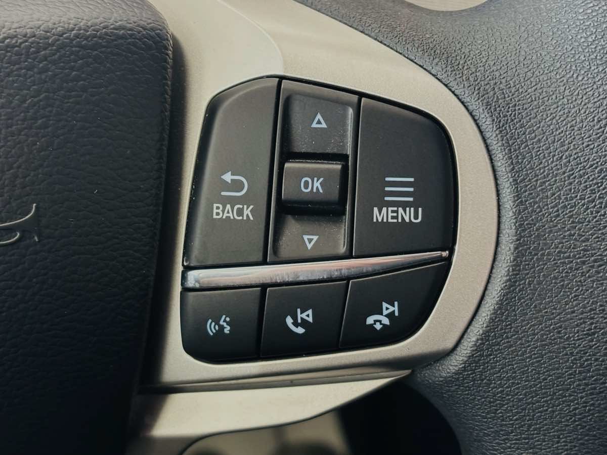 Used 2026 Ford Explorer Active AWD/4WD image 49