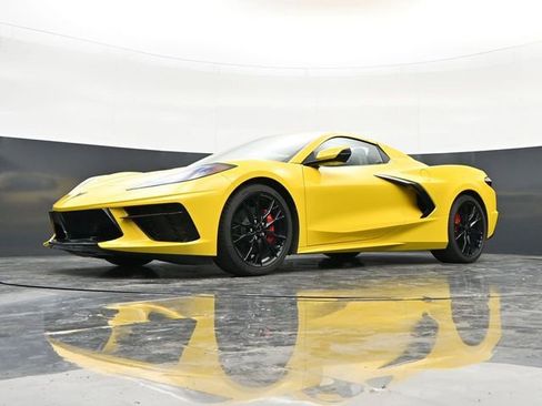 Used 2025 Chevrolet Corvette Stingray Convertible w/ 1LT image 36