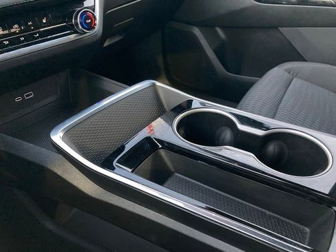 Used 2025 Chevrolet Equinox LT image 24