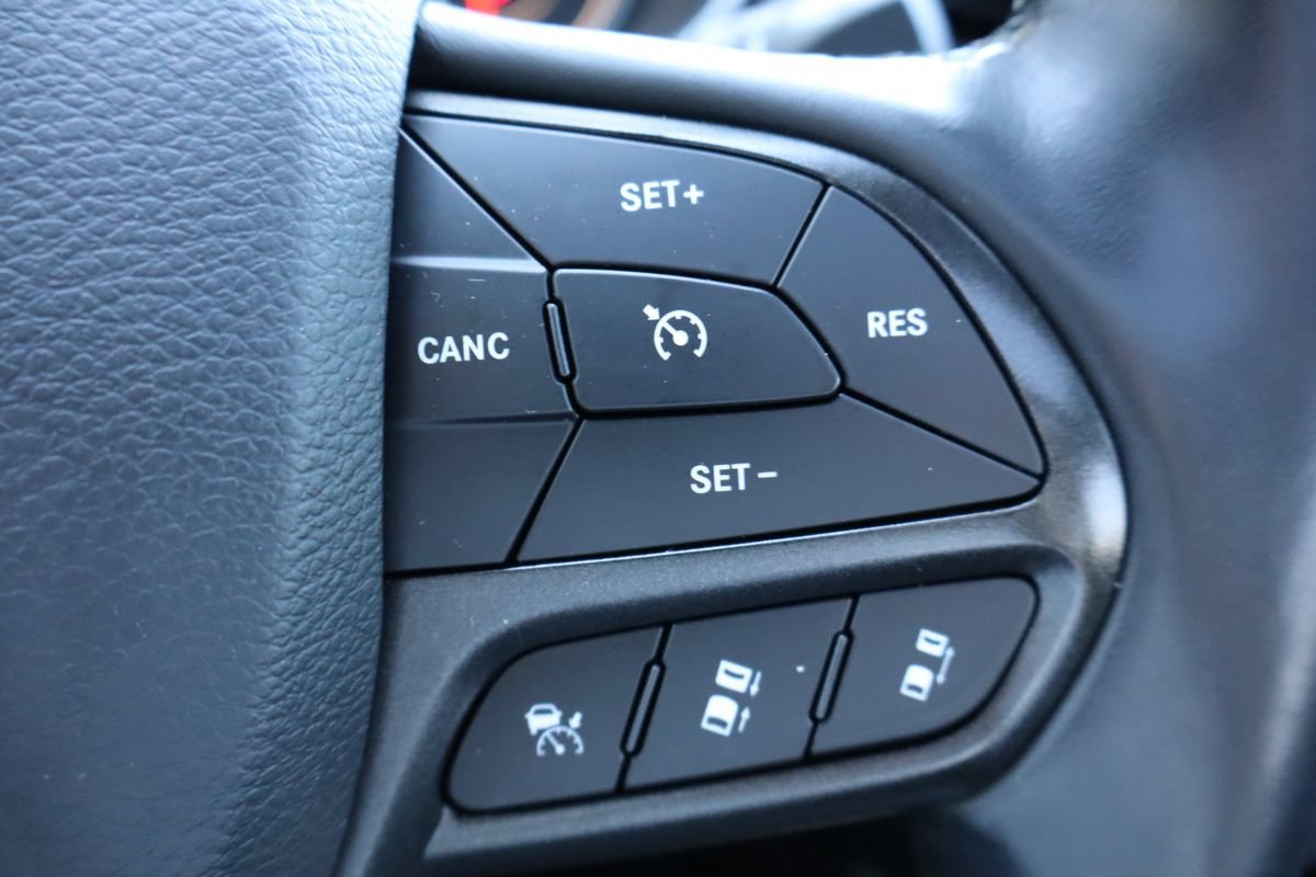 Used 2020 Jeep Cherokee Trailhawk w/ Technology Group AWD/4WD image 31
