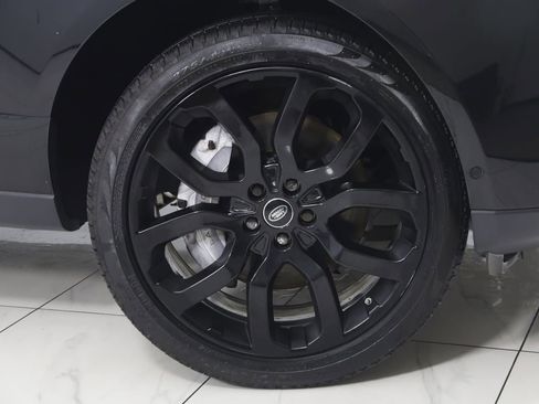 Used 2020 Land Rover Range Rover HSE image 17