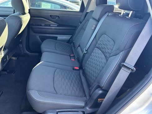 Used 2025 Nissan Pathfinder SV image 26