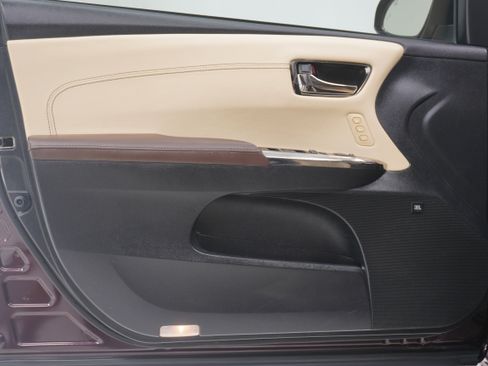 Used 2015 Toyota Avalon Limited w/ Technology Package FWD image 14