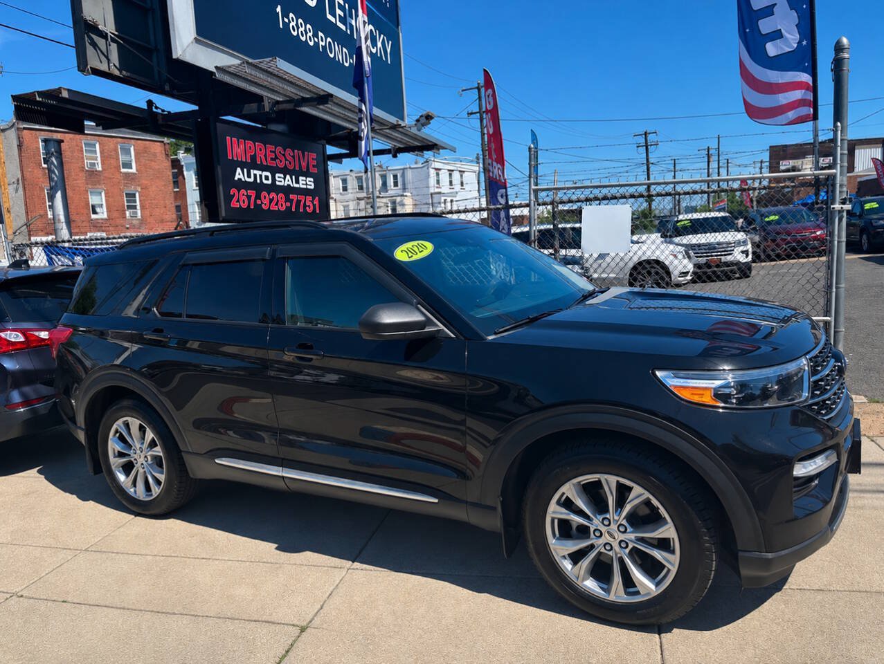 Used 2020 Ford Explorer XLT w/ Equipment Group 202A AWD/4WD image 1