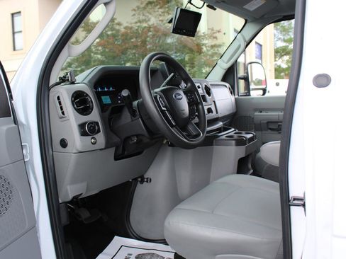 Used 2023 Ford E-350 and Econoline 350 Super Duty w/ Power Windows & Locks Group RWD image 25