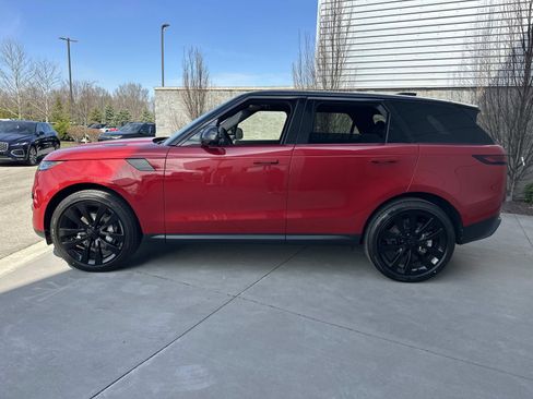 New 2026 Land Rover Range Rover Sport SE AWD/4WD image 8