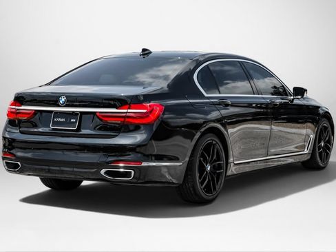 Used 2018 BMW 740i RWD image 6