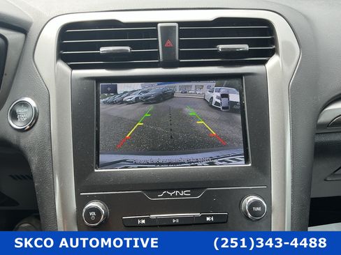 Used 2020 Ford Fusion SEL FWD image 17