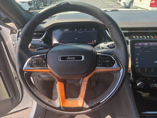 Used 2024 Jeep Grand Cherokee Summit AWD/4WD image 26