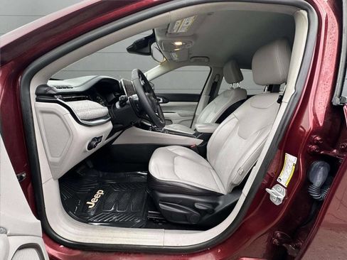 Used 2022 Jeep Compass Latitude image 14